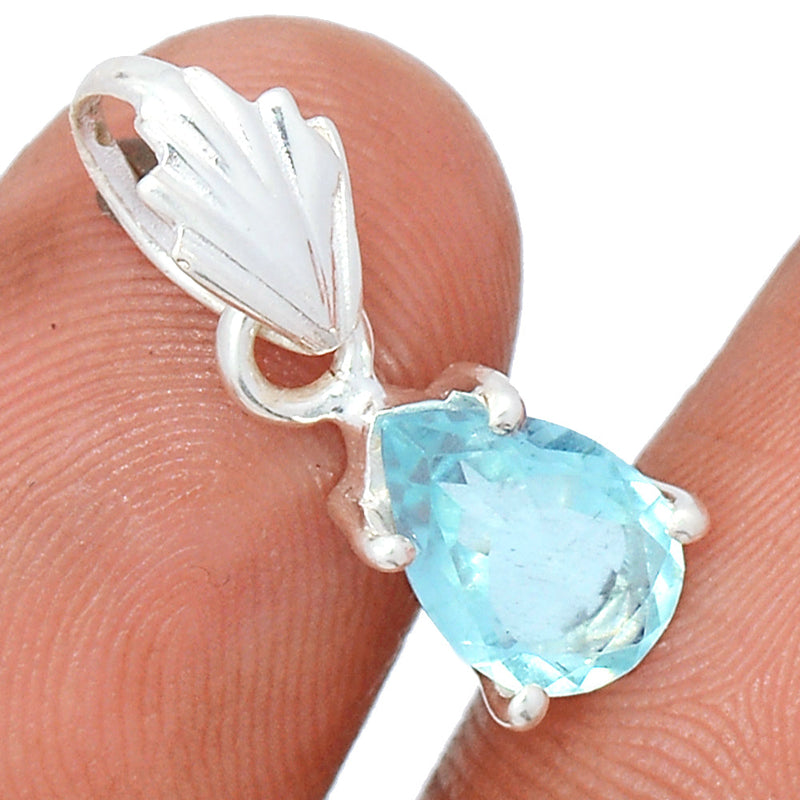 0.8" Claw - Blue Topaz Pendants - BLTP1554