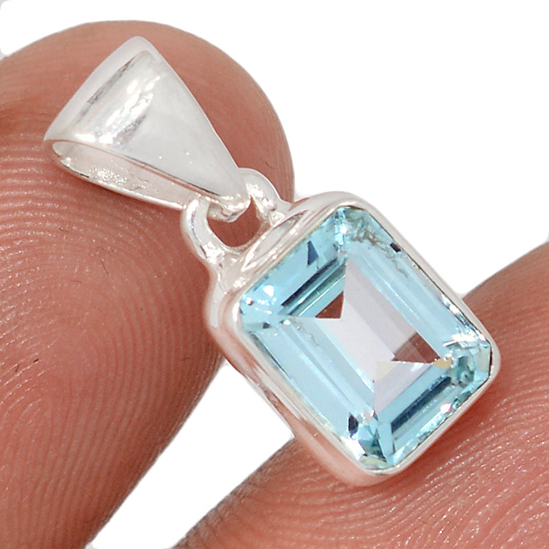 0.8" Blue Topaz Pendants - BLTP1608