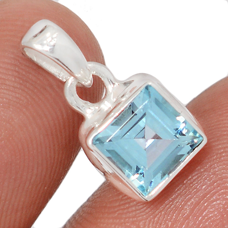 0.7" Blue Topaz Pendants - BLTP1613
