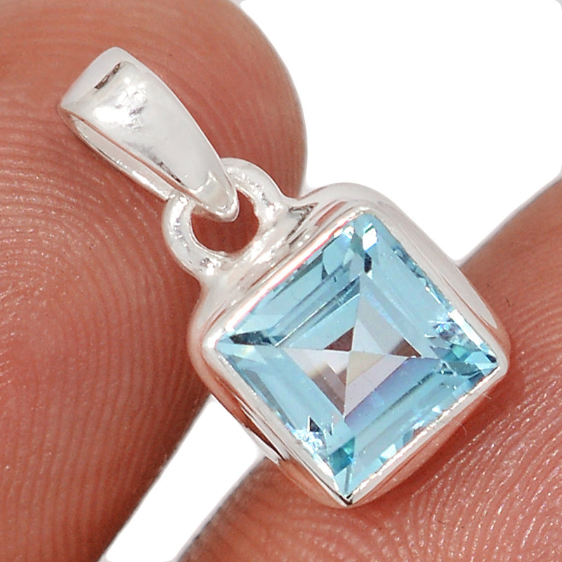 0.7" Blue Topaz Pendants - BLTP1615