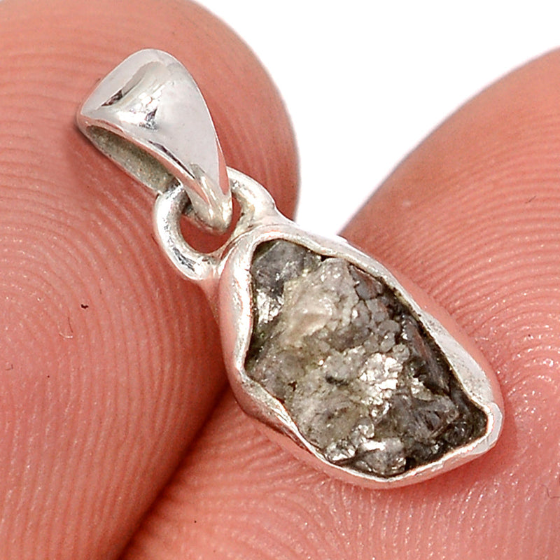 0.7" Diamond Rough Pendants - DDRP290