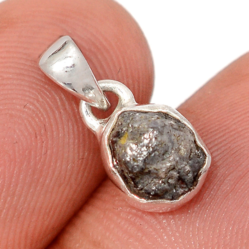 0.6" Diamond Rough Pendants - DDRP307