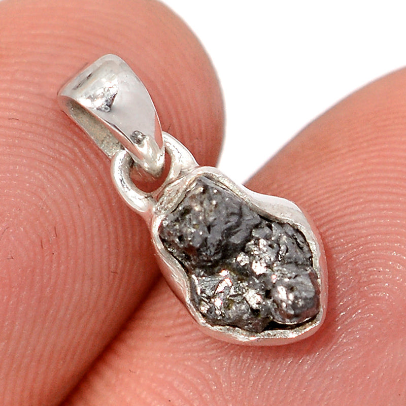 0.7" Diamond Rough Pendants - DDRP308