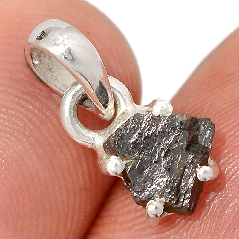 0.6" Claw - Diamond Rough Pendants - DDRP309