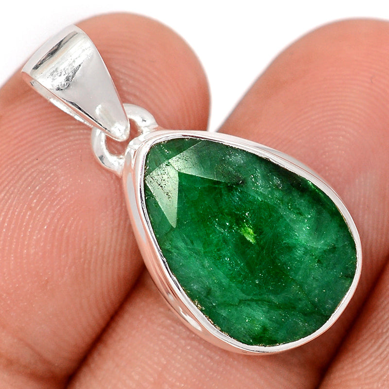 1.1" Treated Emerald Pendants - EMEP2290