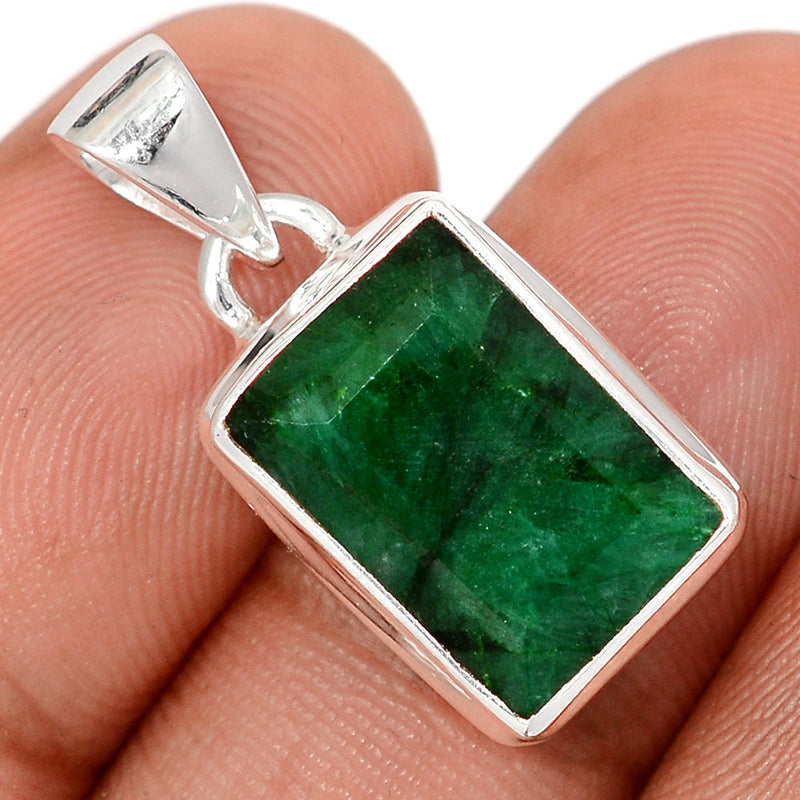 1.1" Treated Emerald Pendants - EMEP2308
