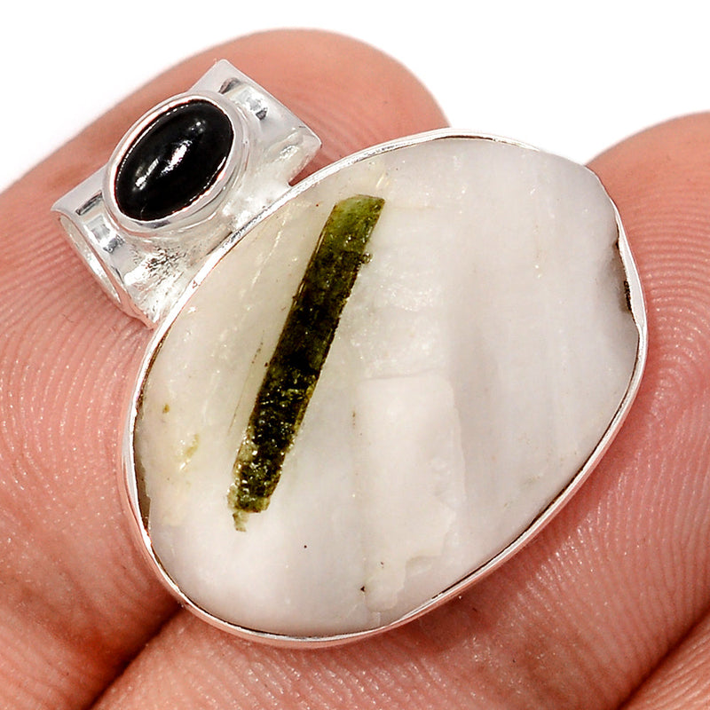 0.8" Green Tourmaline In Quartz & Black Onyx Pendants - GEQP288