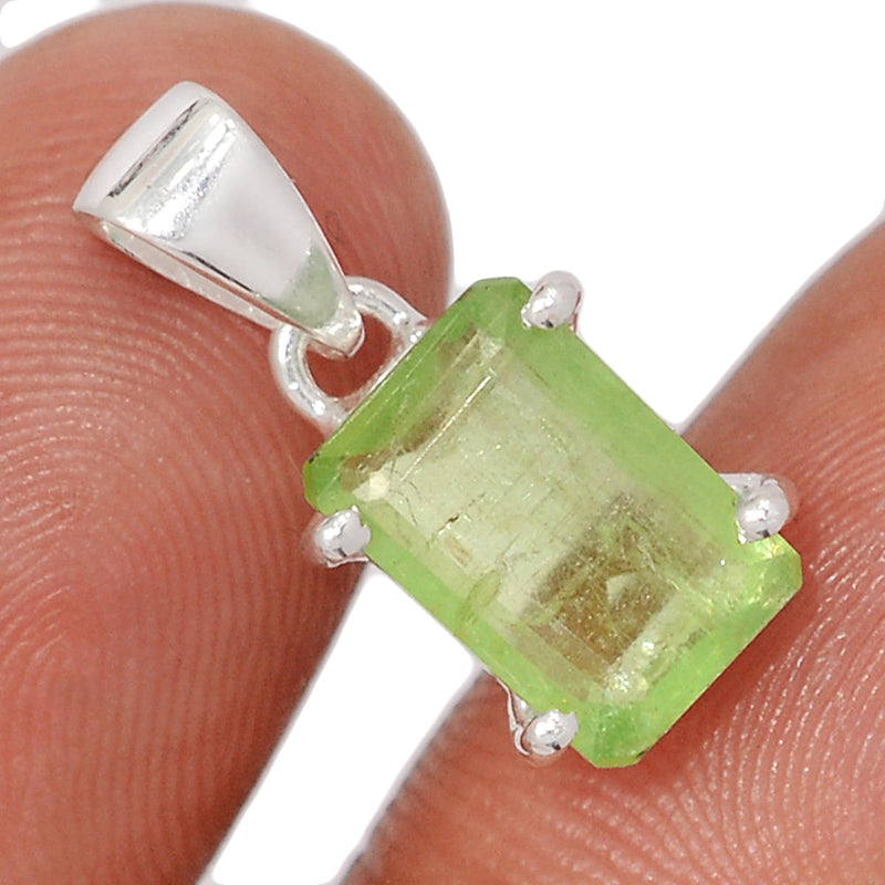 0.7" Claw - Green Kyanite Faceted Pendants - GKFP334