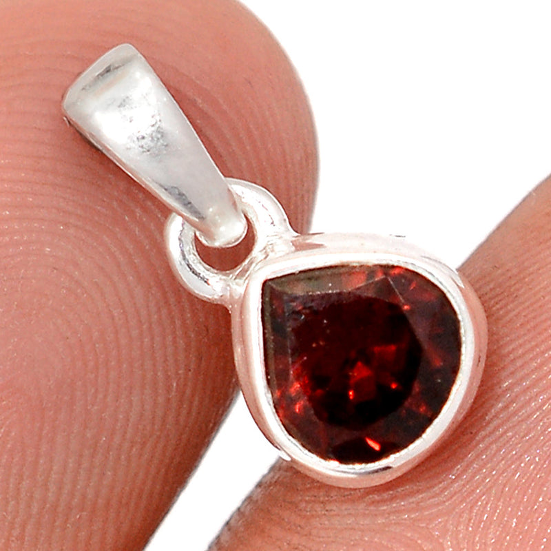0.6" Garnet Faceted Pendants - GNFP426