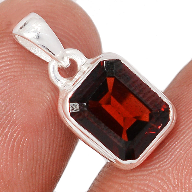 0.7" Garnet Faceted Pendants - GNFP437
