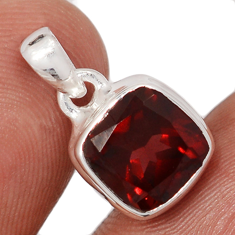 0.7" Garnet Faceted Pendants - GNFP449