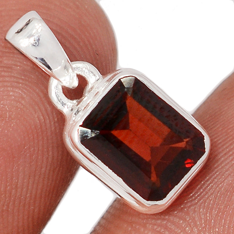 0.7" Garnet Faceted Pendants - GNFP453