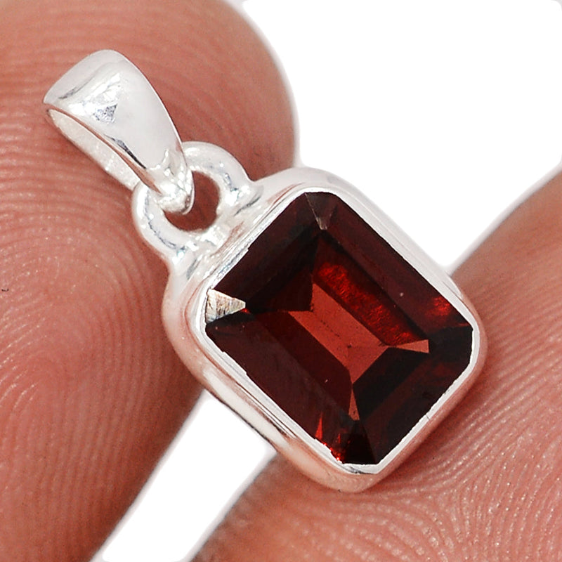 0.7" Garnet Faceted Pendants - GNFP456