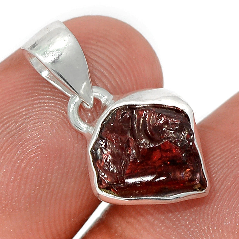 0.8" Garnet Rough Pendants - GNRP32