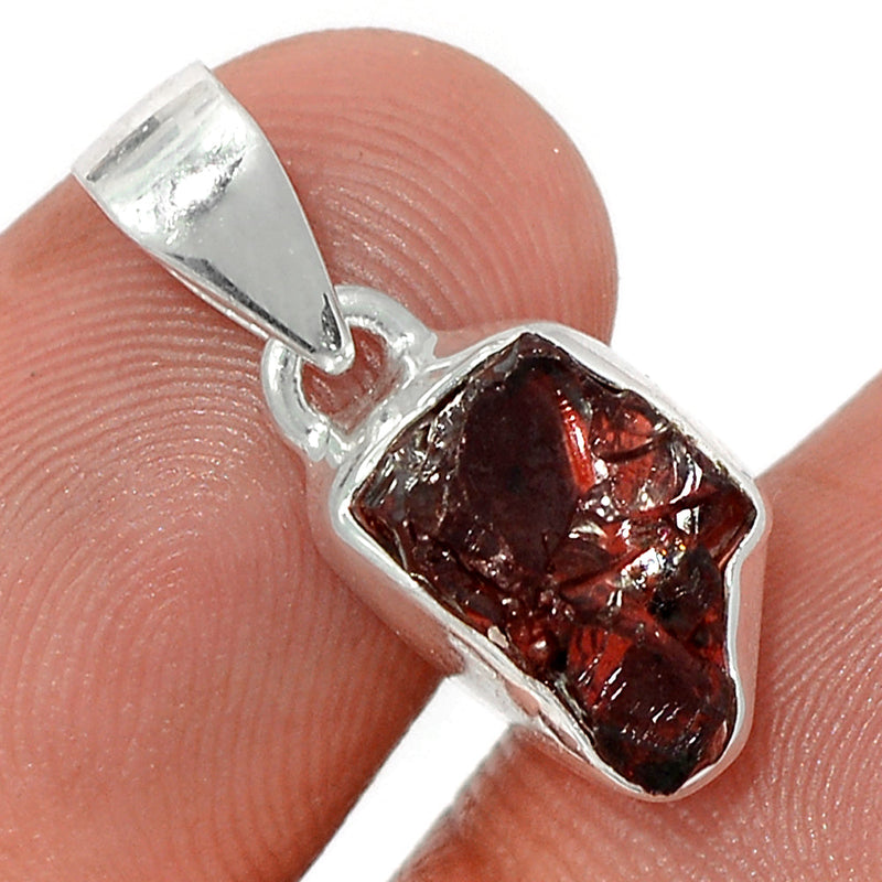 0.8" Garnet Rough Pendants - GNRP35