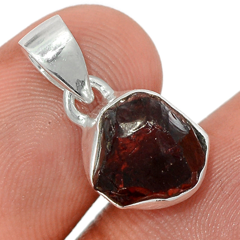 0.8" Garnet Rough Pendants - GNRP47