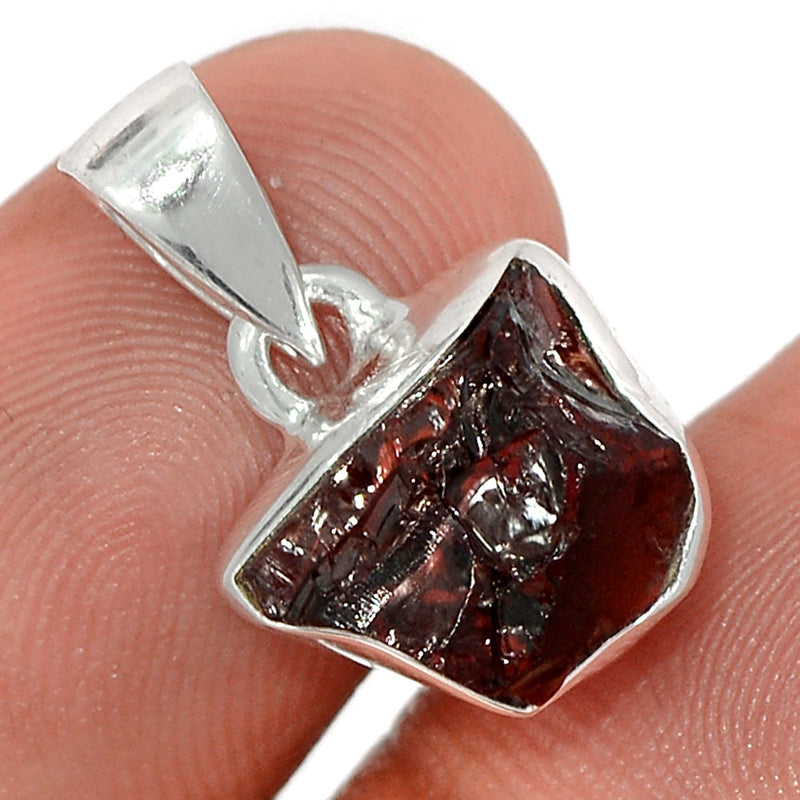 0.8" Garnet Rough Pendants - GNRP48