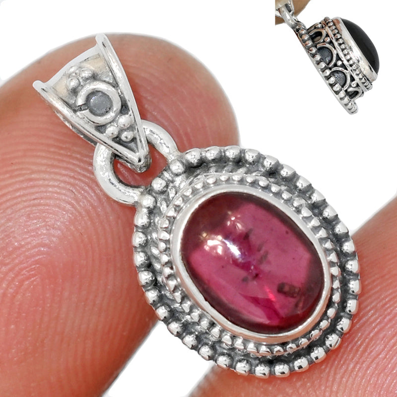 0.8" Fine Filigree - Garnet Cab Pendants - GRCP421