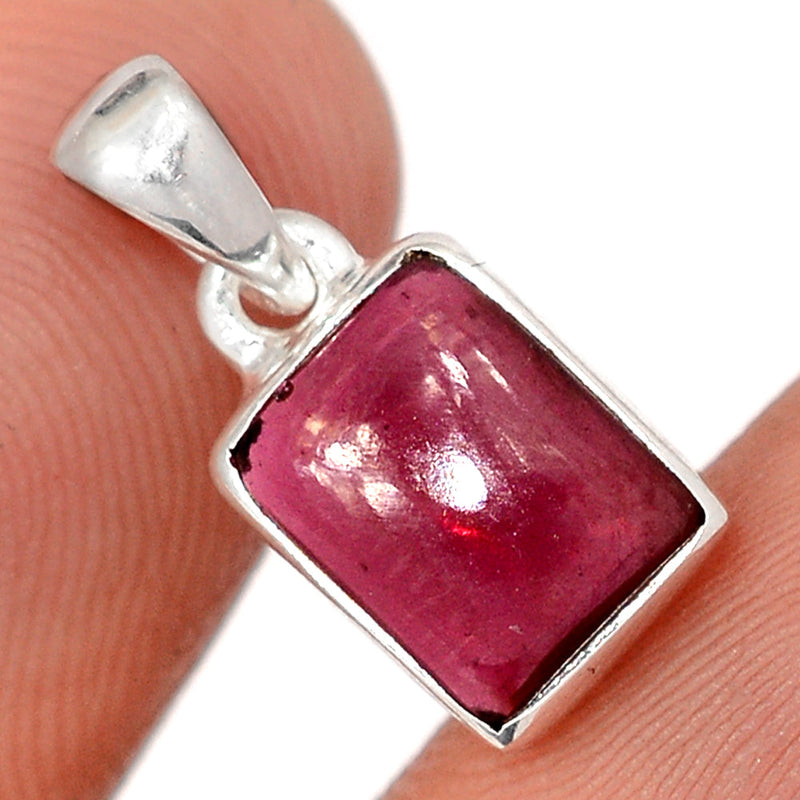 0.7" Garnet Cabochon Pendants - GRCP472