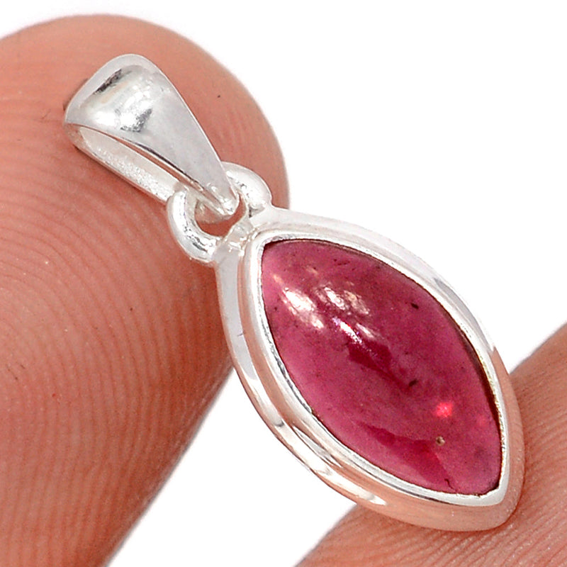 0.8" Garnet Cabochon Pendants - GRCP476