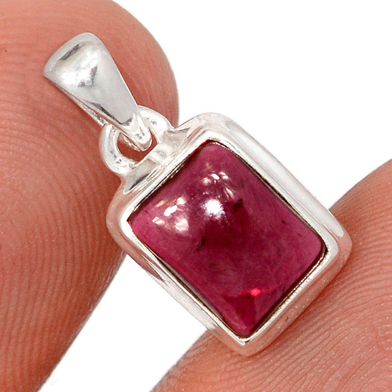 0.7" Garnet Cabochon Pendants - GRCP482