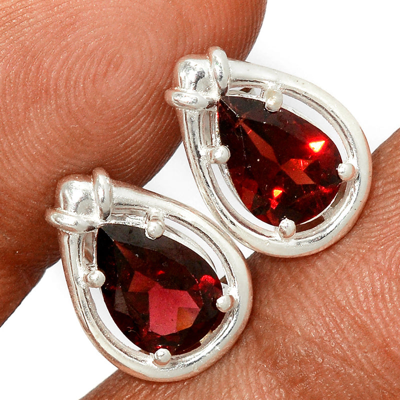 Claw - Garnet Faceted Studs - GRFS702
