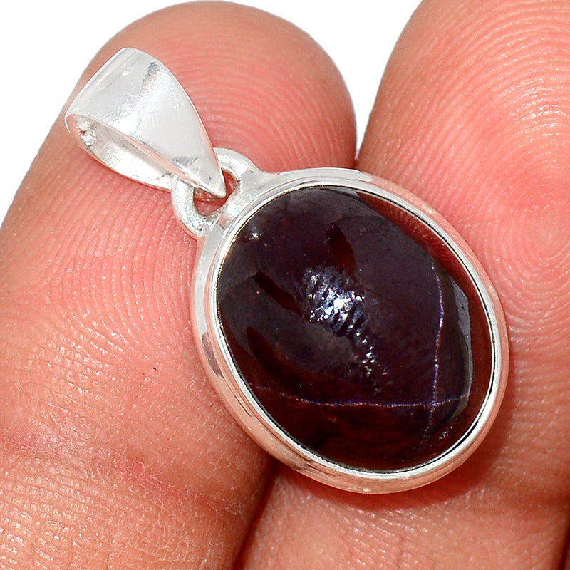 1.1" Garnet Star Pendants - GSTP441