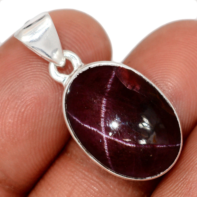 1.1" Garnet Star Pendants - GSTP482