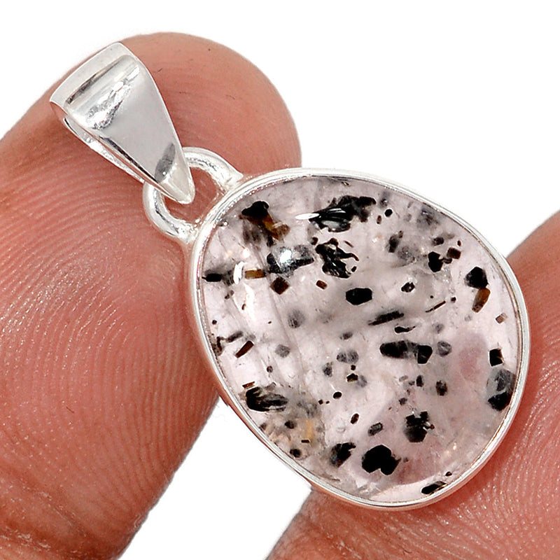 1.1" Hematite In Quartz Pendants - HIQP83
