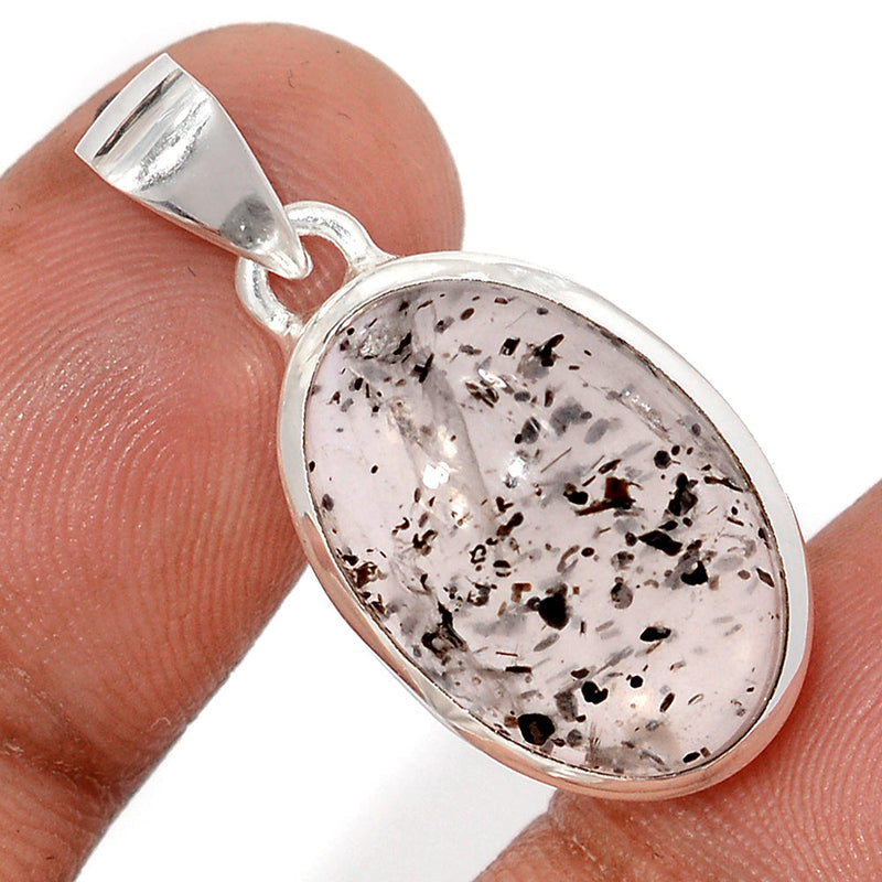 1.2" Hematite In Quartz Pendants - HIQP84