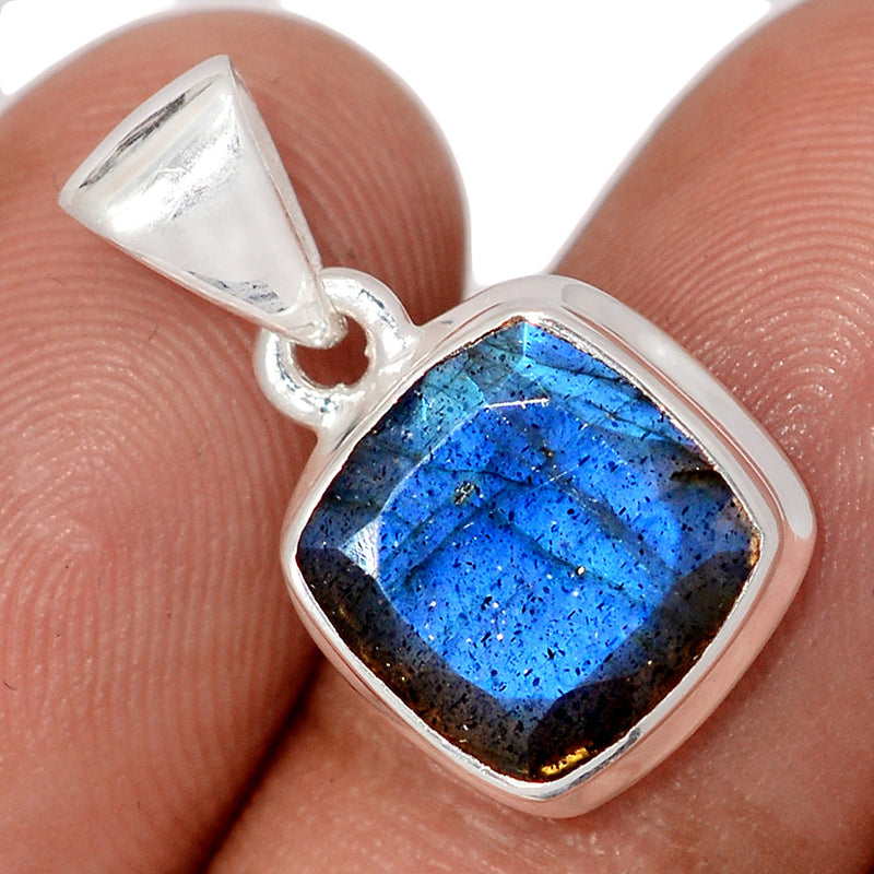 0.8" Labradorite Faceted Pendants - LBFP1213