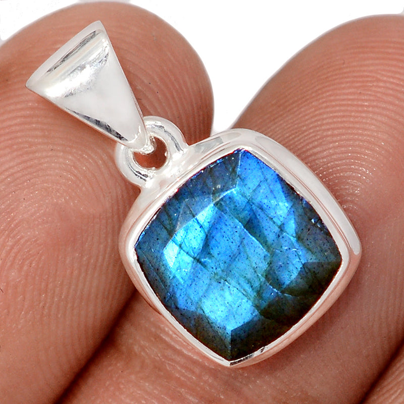 0.8" Labradorite Faceted Pendants - LBFP1225