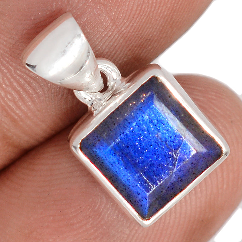 0.8" Labradorite Faceted Pendants - LBFP1226