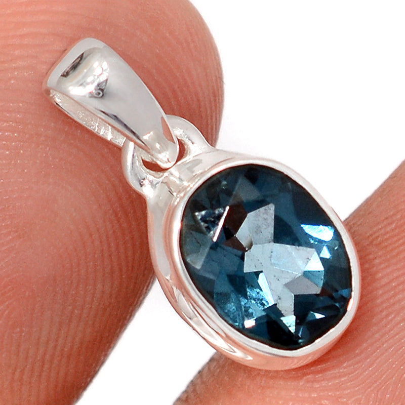0.7" London Blue Topaz Pendants - LBTP111