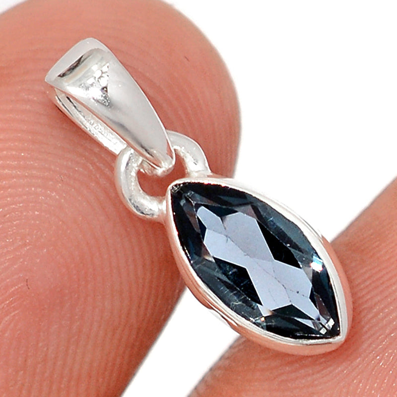 0.7" London Blue Topaz Pendants - LBTP124