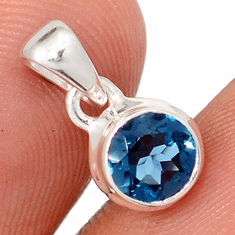 0.6" London Blue Topaz Pendants - LBTP141