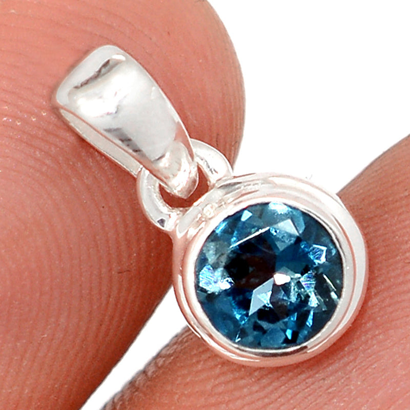0.6" London Blue Topaz Pendants - LBTP58