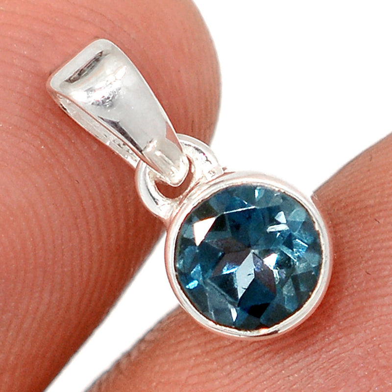 0.6" London Blue Topaz Pendants - LBTP65