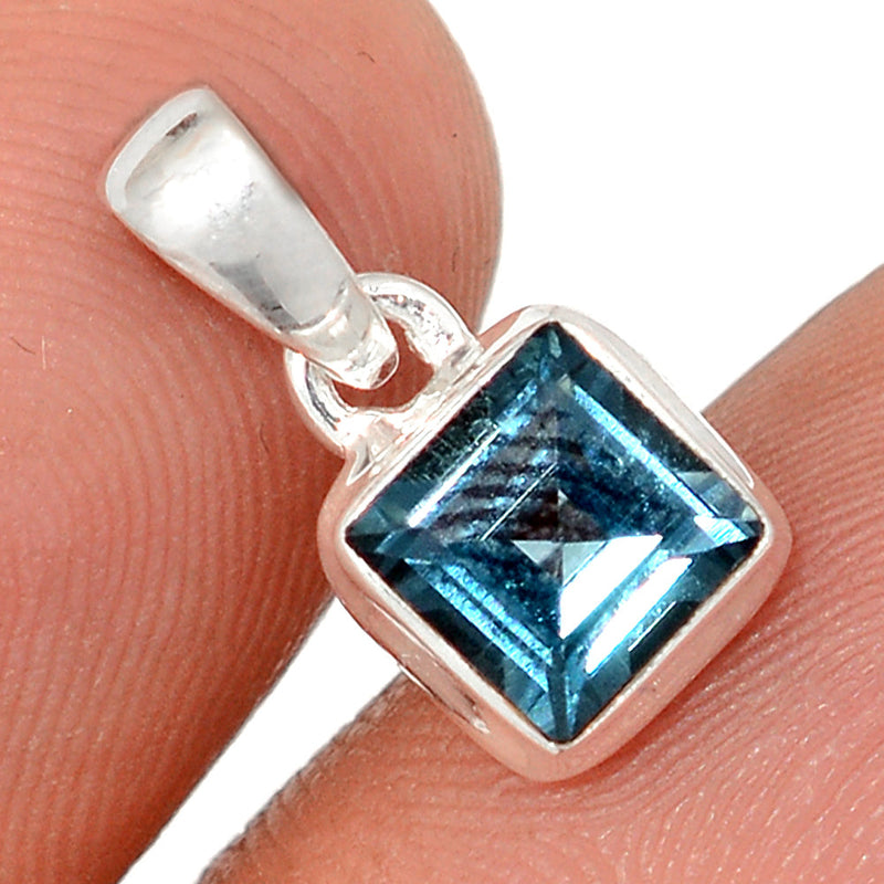 0.6" London Blue Topaz Pendants - LBTP68