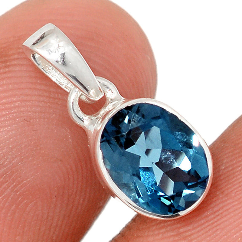 0.7" London Blue Topaz Pendants - LBTP84