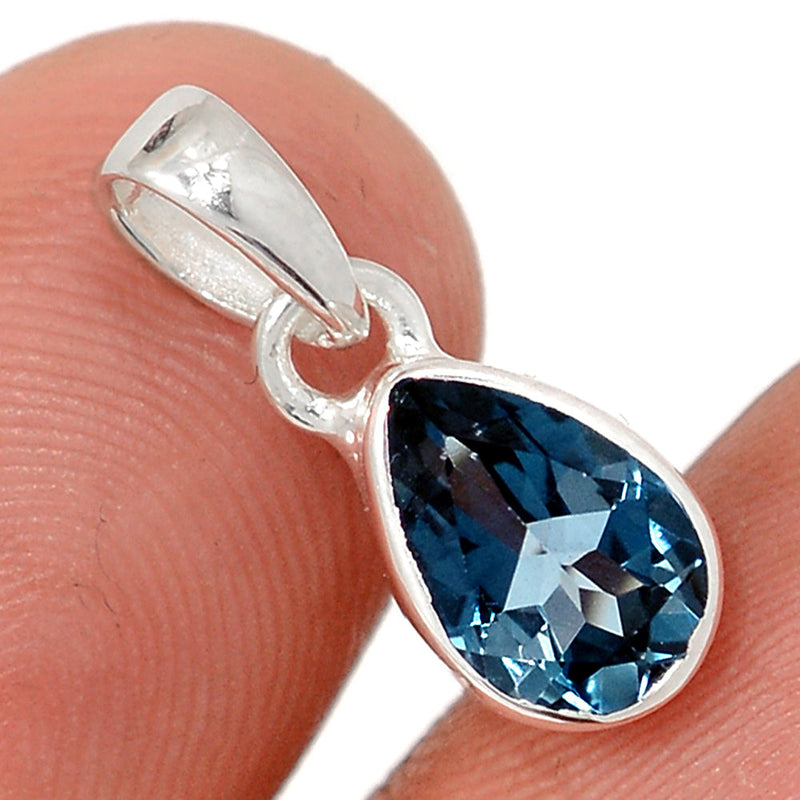 0.7" London Blue Topaz Pendants - LBTP98