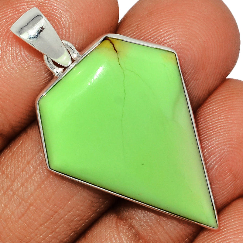 1.6" Citron Chrysoprase From Mint Chrysoprase Pendants - LMCP105