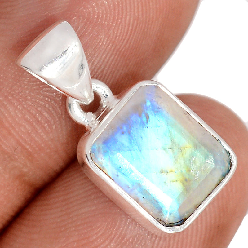 0.8" Rainbow Moonstone Faceted Pendants - MNFP1930