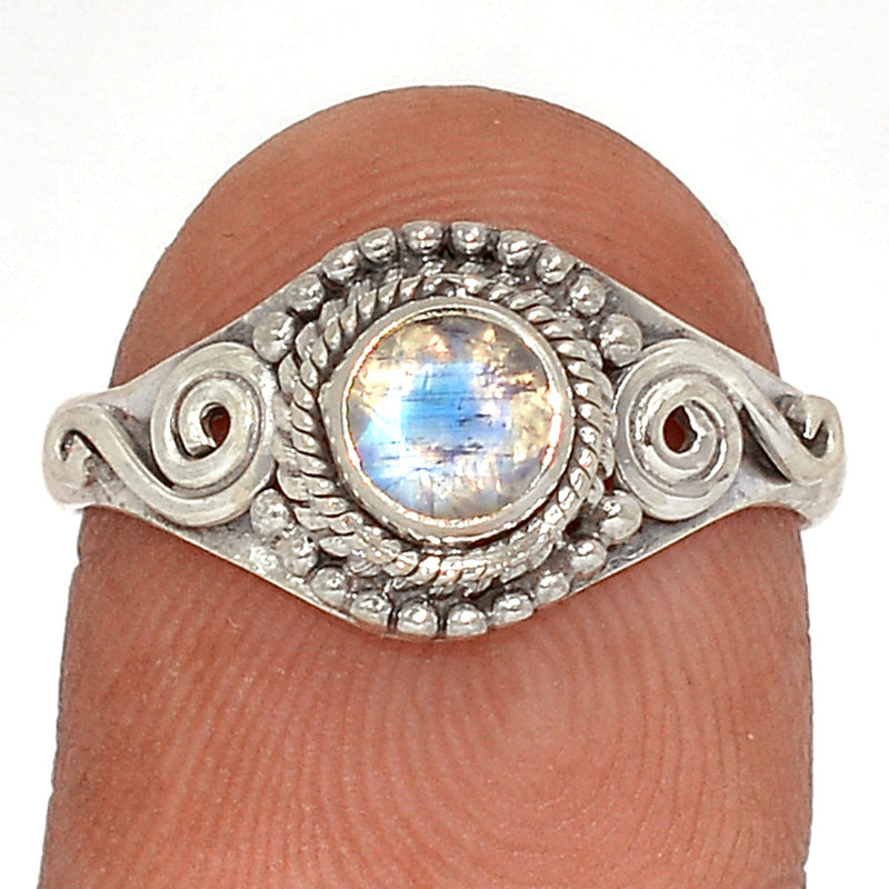 Small Filigree - Moonstone Faceted Ring - MNFR1578