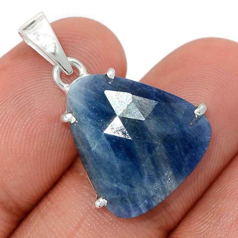 1.2" Claw - Natural Sapphire Pendants - NSPP84