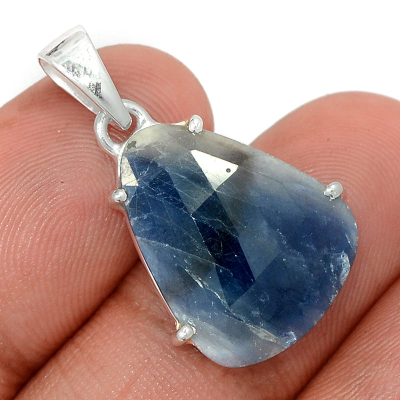 1.2" Claw - Natural Sapphire Pendants - NSPP92
