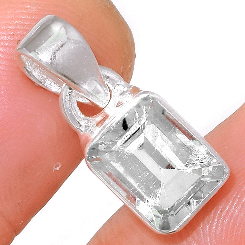 0.7" Natural White Topaz Pendants - NWTP133