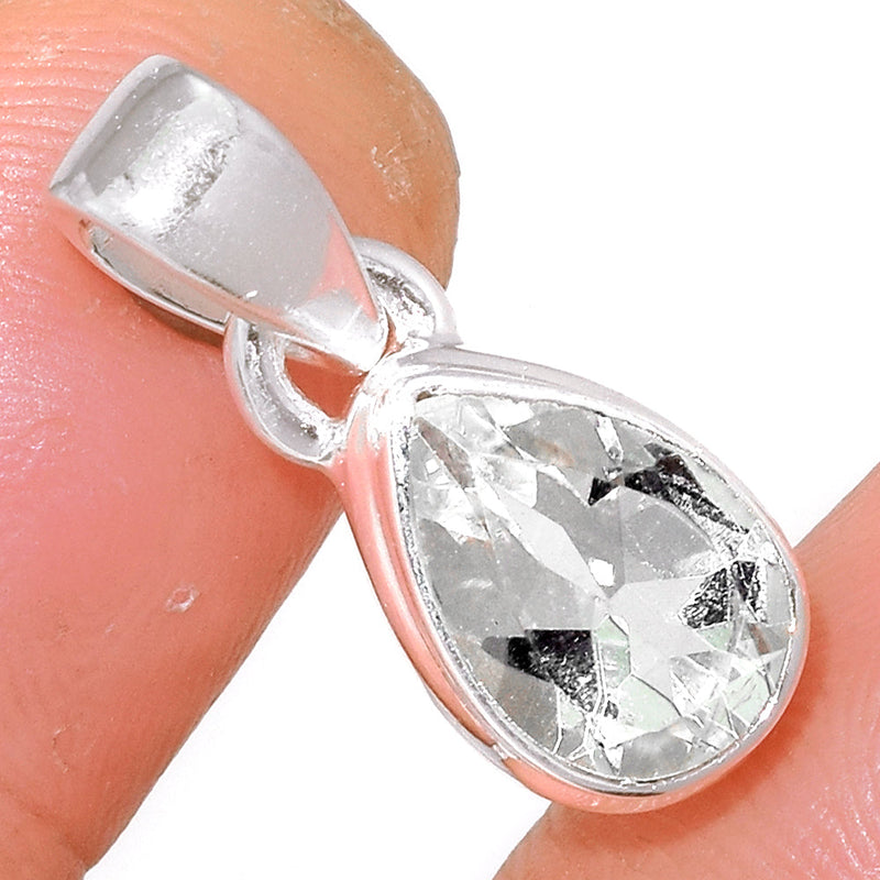 0.7" Natural White Topaz Pendants - NWTP143