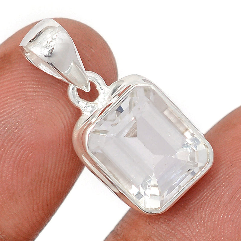 1.1" Natural White Topaz Pendants - NWTP186