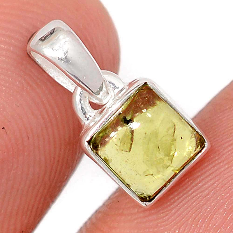 0.6" Peridot Cabochon Pendants - PDCP17